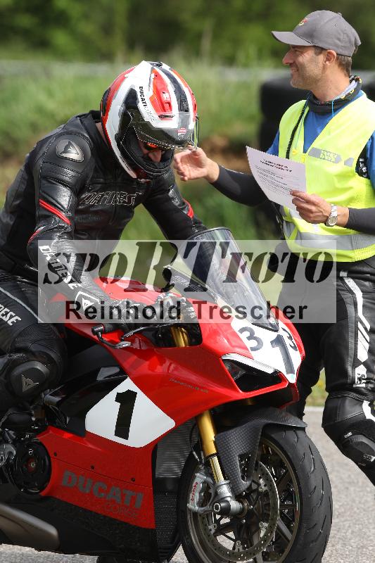 /Archiv-2025/10 23.04.2025 Cornu Master School ADR/gruen-vert/313